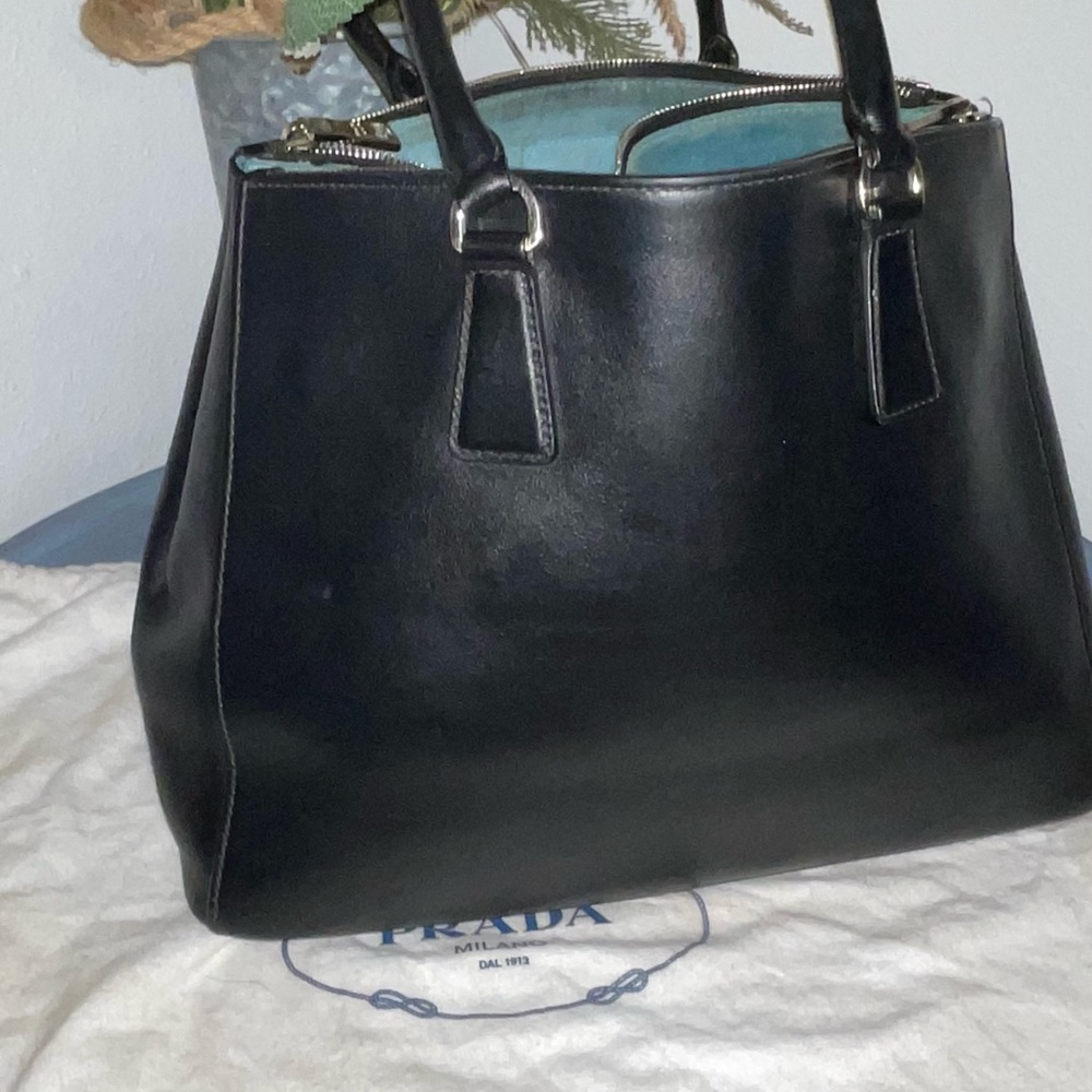 Sold - Vintage Prada purse with 2 zipper compartments - Picture 10 of 16